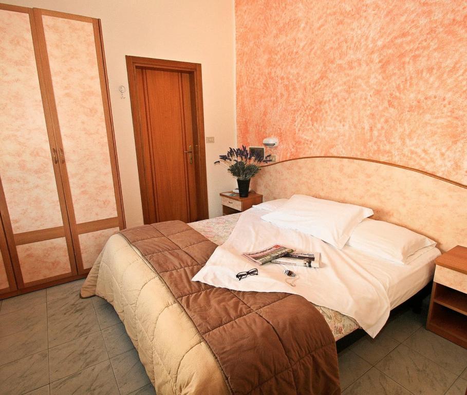 Residence Brown Rimini Rum bild